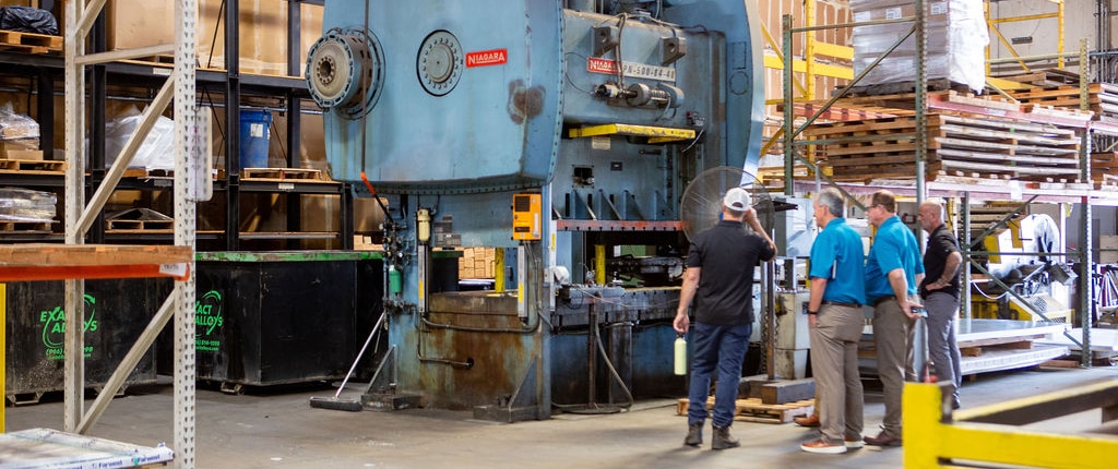 Workers working in a BPP job shop